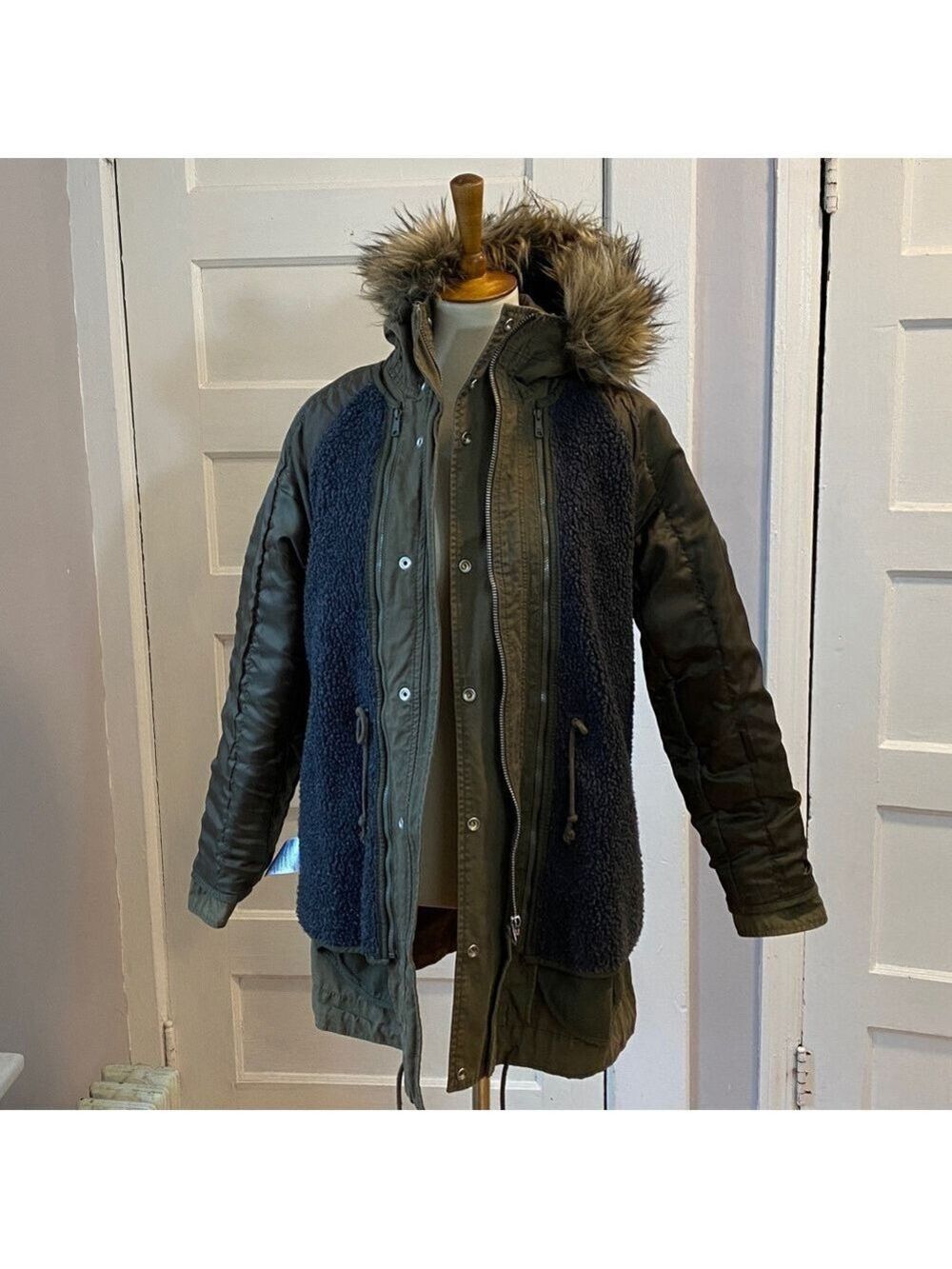 Gap Green Utility Jacket with Faux Fur Trimmed Hood, Size L - Picture 12 of 15